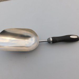 Garden Scoop with Grip Handle